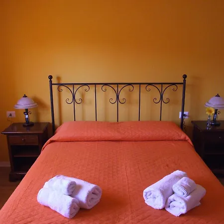 فندق مبيت وإفطار La Tuja Nel Salento