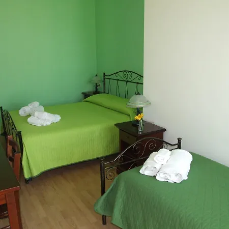 فندق مبيت وإفطار La Tuja Nel Salento